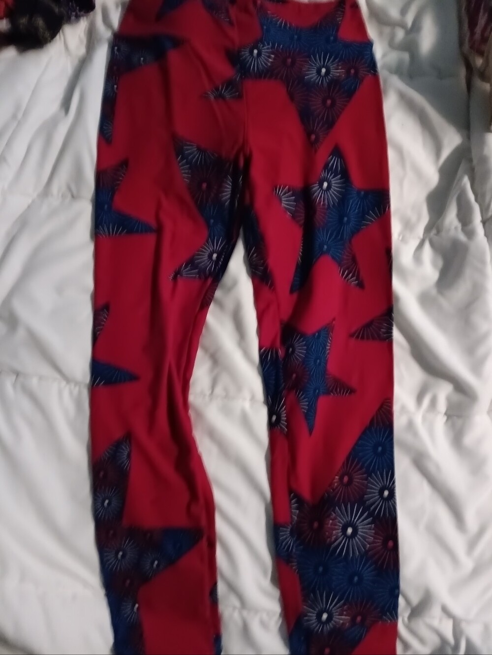NWT OS(2-10) LULAROE STARS WI FIRE WORKS LEGGINGS.